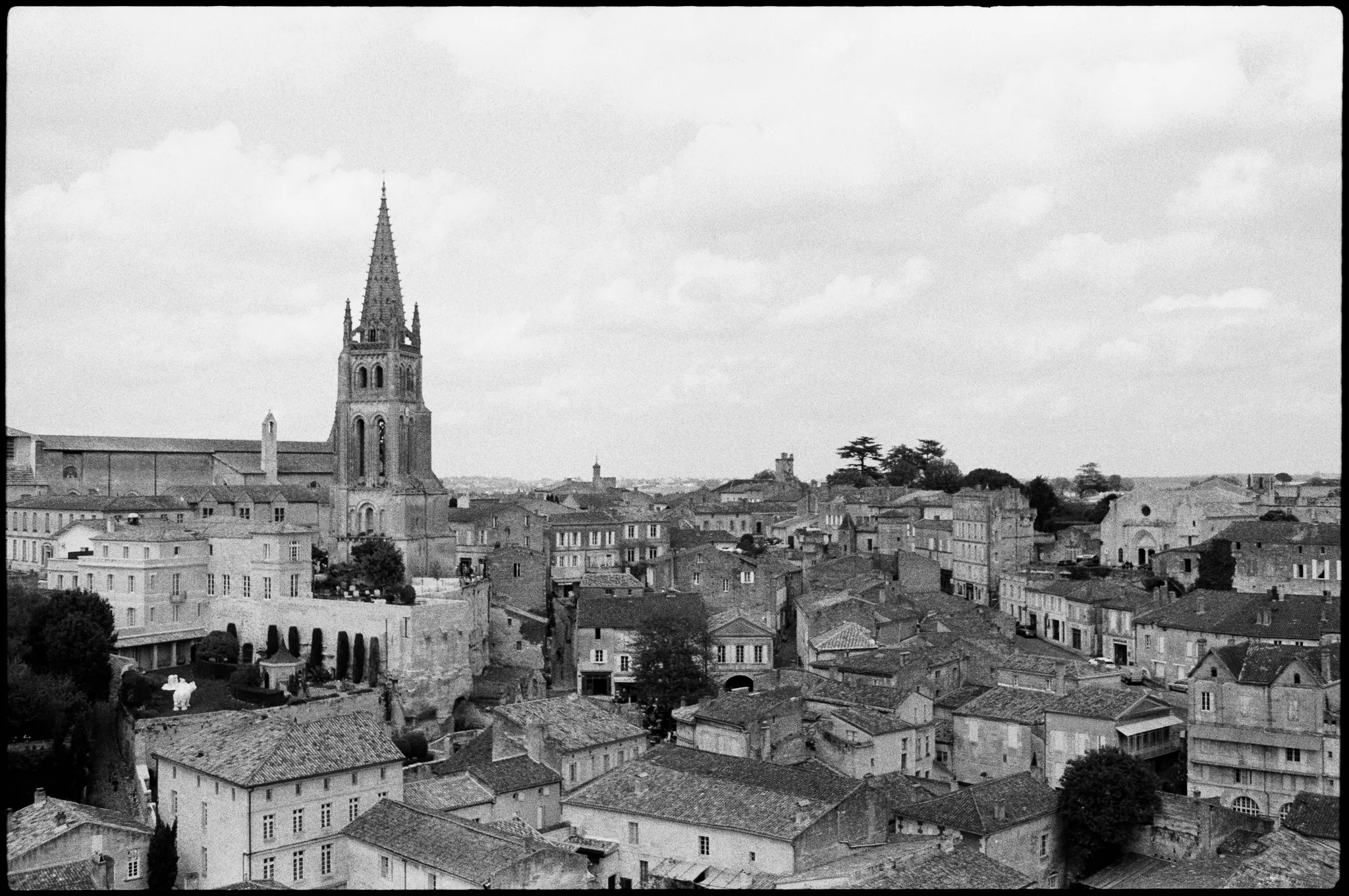 Frédéric Lavilotte-Rolle Photographe Bordeaux | Blog post: Saint Émilion | Saint-Émilion, 2022. Photographie argentique.